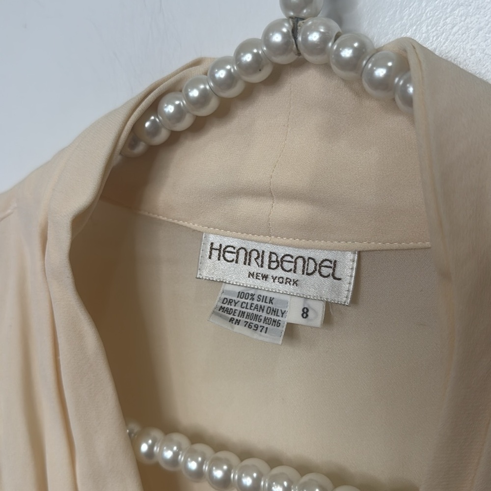 HENRI BENDEL NEW YORK VINTAGE 100% SILK CREAM BLOUSE 8 - Picture 3 of 12